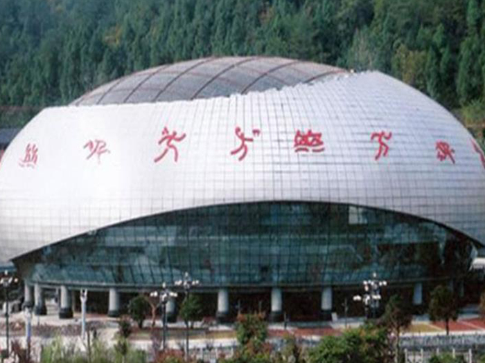 中卫体育中心球形网架加工安装
